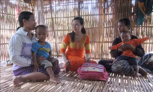 Cô giáo người Raglai với nỗ lực vận động, duy trì tỷ lệ học sinh đến lớp đều đặn