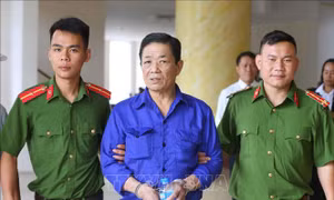 Tuyên phạt Hưng 'kính' 48 tháng tù