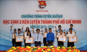 TP Hồ Chí Minh tuyên dương 37 gương điển hình 'học sinh 3 rèn luyện' 