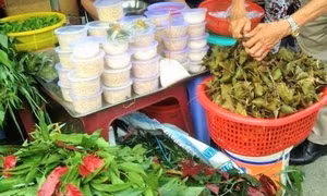 Bánh ú, cơm rượu đắt hàng dịp Tết Đoan Ngọ
