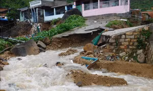 Chủ động ứng phó và khẩn trương khắc phục hậu quả hoàn lưu bão số 8 