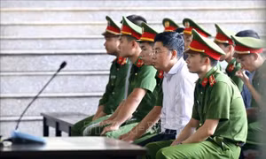 Thẩm vấn một loạt bị cáo trong vụ án đánh bạc nghìn tỷ tại Phú Thọ