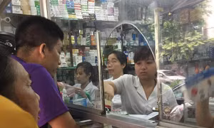 Bảo vệ các cơ sở bán lẻ thuốc khi yêu cầu người mua phải có đơn của bác sĩ
