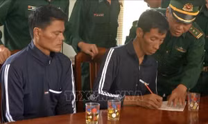 Hai ngư dân Philippines gặp sự cố, trôi dạt nhiều ngày trên biển