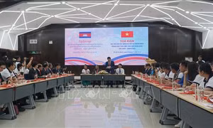 Vai trò nhà báo trẻ và thanh niên thúc đẩy tình hữu nghị Việt Nam - Campuchia
