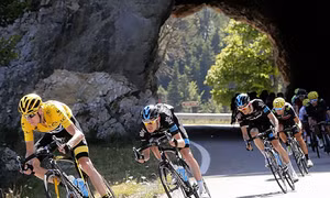 Tour de France phải rút ngắn đường đua do nguy cơ lở đất