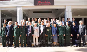 Tổng Bí thư, Chủ tịch nước Lào Bounnhang Vorachith tiếp Đoàn đại biểu cựu Quân tình nguyện và chuyên gia Việt Nam tại Lào