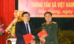 Trung tâm Truyền hình Thông tấn kết nghĩa với Sư đoàn 325