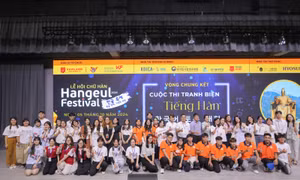 Trường Đại học Văn Lang đạt giải nhất cuộc thi 'Tranh biện tiếng Hàn'