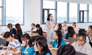 Điểm chuẩn xét tuyển sớm của Đại học Kinh tế TP Hồ Chí Minh tăng mạnh