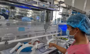 TP Hồ Chí Minh: Báo động đỏ liên viện cứu sống hai mẹ con sản phụ bị sản giật nguy kịch