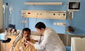 Nhồi máu cơ tim giữa biển, thợ điện người Ấn Độ được bác sĩ Việt Nam cấp cứu kịp thời 
