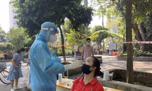 Người dân từ Hà Nam, Yên Bái, Hưng Yên khi đến TP Hồ Chí Minh phải cách ly tập trung và xét nghiệm COVID-19
