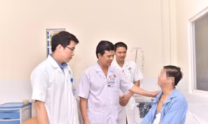Phẫu thuật thành công khối u gan khổng lồ cho cụ ông 73 tuổi