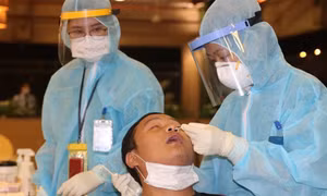TP Hồ Chí Minh: Xét nghiệm nhanh kháng nguyên mẫu đơn cho toàn bộ người dân 'vùng đỏ' và 'vùng cam' 