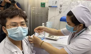 TP Hồ Chí Minh đề xuất mua 5 triệu liều vaccine ngừa COVID-19