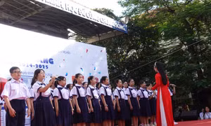 Cô Hiệu trưởng nhắn gửi học sinh về lòng biết ơn trong lễ khai giảng năm học mới