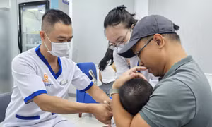 Vì sao đã có vaccine nhưng dịch bệnh sốt xuất huyết vẫn gia tăng mạnh?