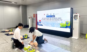 TP Hồ Chí Minh: Huấn luyện cấp cứu ngừng tim, trang bị máy khử rung tự động cho nhân viên Metro