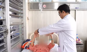 Bác sĩ chỉ ra những thói quen trong ngày Tết làm gia tăng nguy cơ đột quỵ