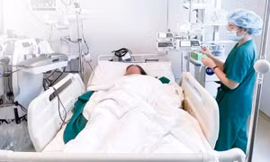Cứu sống cụ bà bị hội chứng hiếm gặp