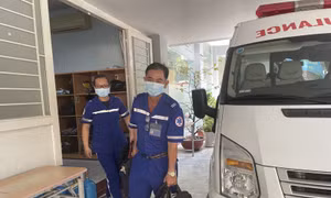 Nhọc nhằn y bác sĩ cấp cứu ngoại viện