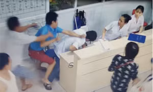 TP Hồ Chí Minh: Thêm một trường hợp bác sĩ bị người nhà bệnh nhân tấn công