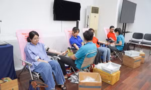 Hiến máu qua chương trình thiện nguyện 'Việc tốt từ trái tim'