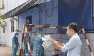 TP Hồ Chí Minh 'thần tốc' lấy mẫu xét nghiệm truy vết SARS-CoV-2