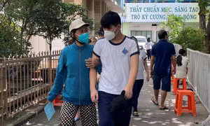 TP Hồ Chí Minh: F1 đã tiêm đủ liều vaccine hoặc từng mắc COVID-19 được đi làm, đi học