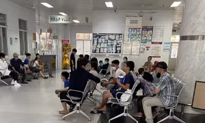 TP Hồ Chí Minh: Cảnh báo dịch đau mắt đỏ mùa tựu trường