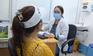 Cảnh báo suy thận nặng vì uống cỏ mực, dùng viên uống trắng da