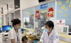 Nhiều bệnh viện phía Nam thiếu thuốc, bệnh nhi mắc tay chân miệng 'dồn' về TP Hồ Chí Minh