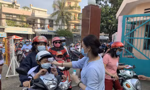 TP Hồ Chí Minh xử phạt trên 4.000 người không đeo khẩu trang nơi công cộng