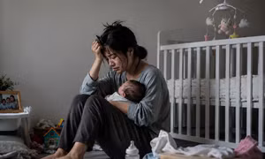 Phụ nữ đối mặt nhiều nguy cơ rối loạn tâm thần suốt cuộc đời