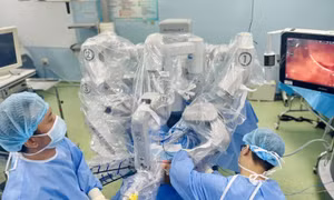 Cần có cơ chế đặc thù về đầu tư trang thiết bị y tế hiện đại
