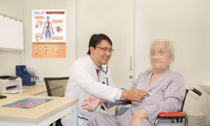 Cứu sống cụ bà hơn 80 tuổi với nhiều bệnh lý nguy hiểm