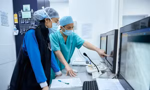Lần đầu tiên tại Việt Nam ứng dụng công nghệ phá vôi lòng mạch bằng sóng xung siêu âm