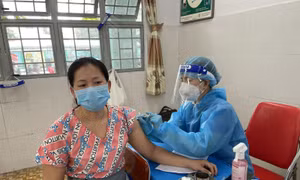 Ngày cuối TP Hồ Chí Minh thực hiện chiến dịch cao điểm tiêm vaccine phòng COVID-19