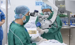 12 người Việt Nam được ghép giác mạc thành công từ nguồn mô hiến tặng của Ngân hàng Mắt Nepal