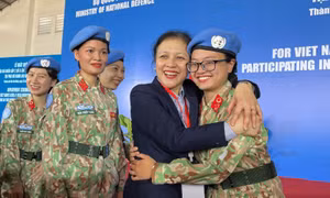 Chiến sĩ 'mũ nồi xanh' rạng rỡ trong ngày xuất quân lên đường sang Nam Sudan 