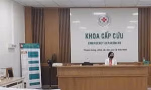 Cấp cứu một nạn nhân bị đa chấn thương nặng do bị lừa sang Campuchia