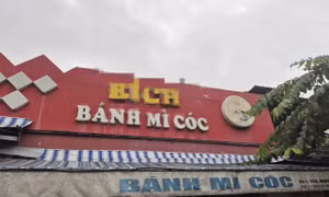 TP Hồ Chí Minh: Số ca nghi ngộ độc thực phẩm sau khi ăn bánh mì ‘Cóc Cô Bích’ tăng lên 235 người 