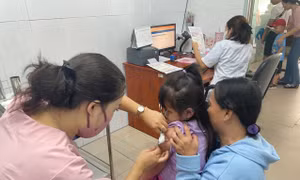 Cần tập trung tiêm vaccine ở những điểm 'nóng' để hạn chế tốc độ lây lan dịch sởi