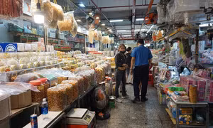 Sức mua chậm, tiểu thương chợ truyền thống dè dặt nhập hàng Tết