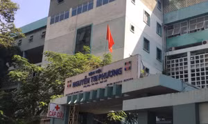  Cứu sống bệnh nhân bị ngưng tim, ngưng thở trên xe taxi