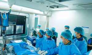 Người Việt tiếp cận công nghệ điều trị rung nhĩ thế hệ mới ngay trong nước