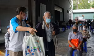 TP Hồ Chí Minh: Một quận từ 'vùng vàng' chuyển lên 'vùng cam'
