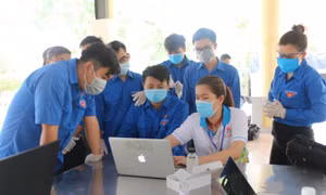 Đoàn thanh niên TP Hồ Chí Minh hỗ trợ hậu cần các điểm tiếp nhận cách ly tập trung