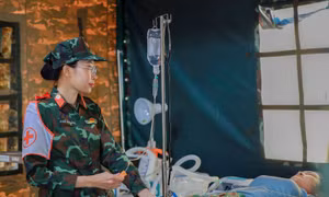 Những bác sĩ ‘mang quân hàm’ lặng lẽ phục vụ Đại lễ 30/4
